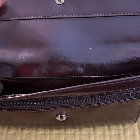 Gucci leather wallet. 100% Authentic. PreLoved but still lots of life left. - Picture 15 of 16